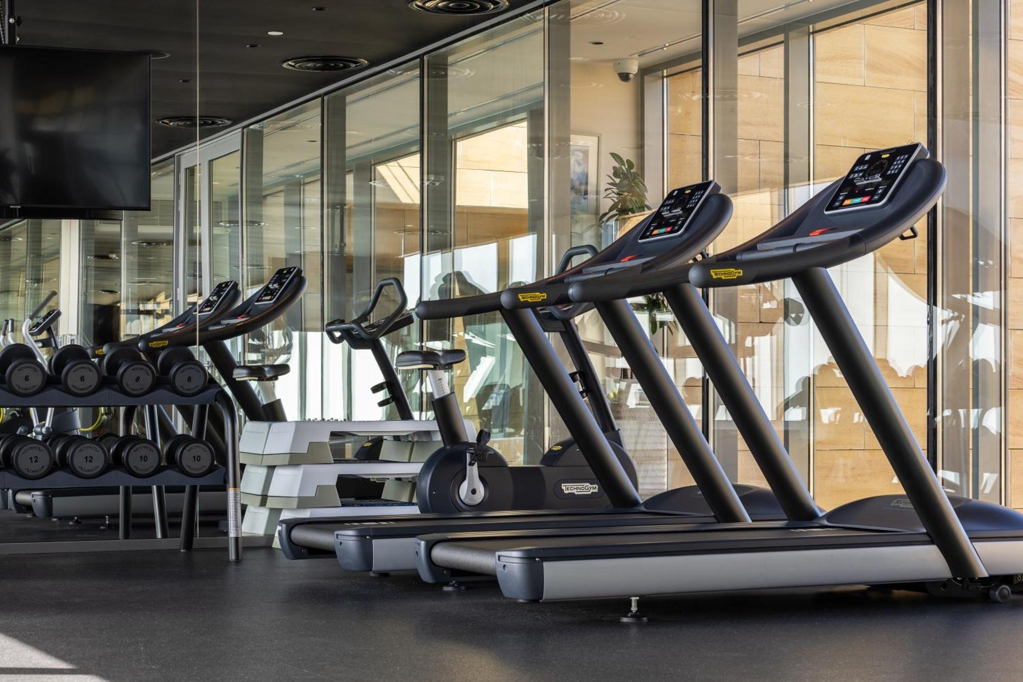 Shirvan Hotel City Yard Jeddah Jidá Exterior foto Treadmills in a gym